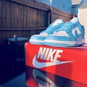 Nike UNC Dunks